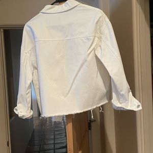 White Zara short shacket. Material is cross between shirt and jacket. Runs big